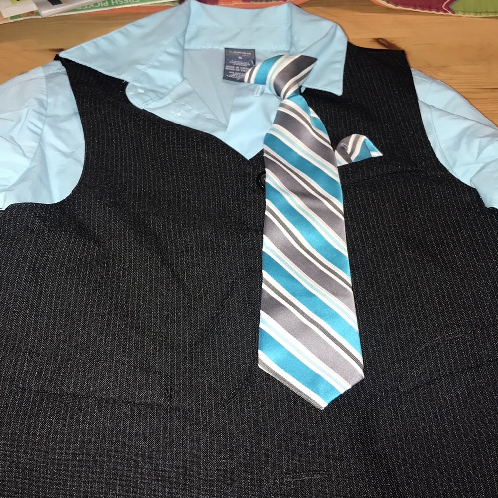 Boys 4-Piece set, size 5